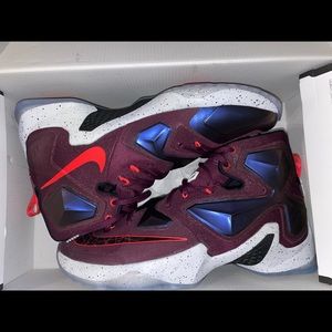 Mens Lebron James Sneakers!!!